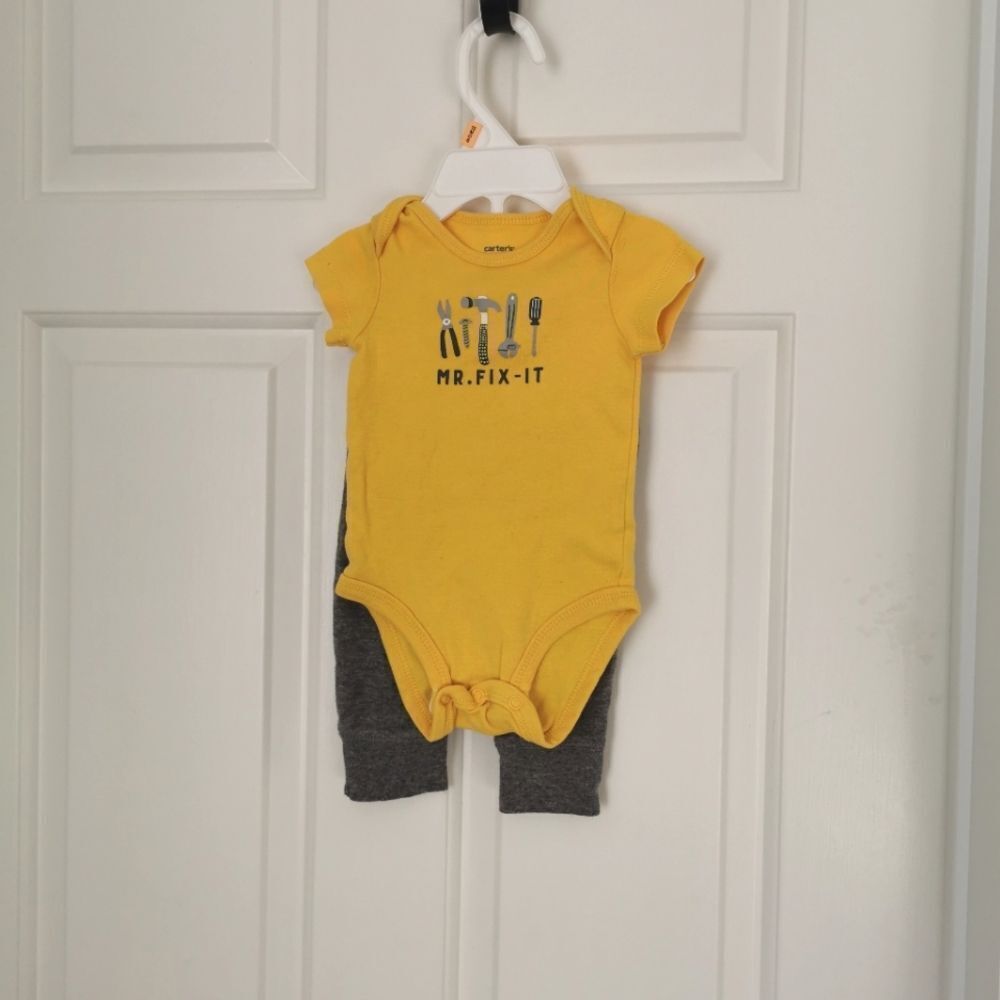 3/$20 Carter's 2 piece set size 3 m